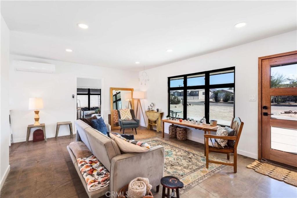 Cozy Fresh Desert Hideaway, 5 mins to Joshua Tree photo 3