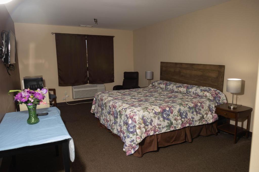 Lafayette Inn image