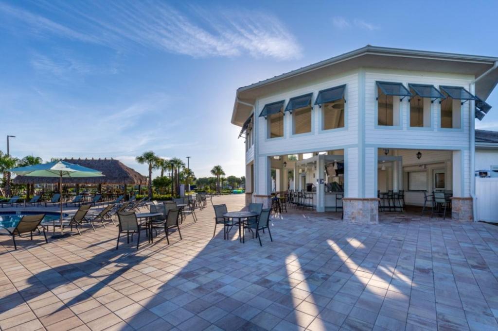 6 Bedrooms - 6 Bathrooms - Storey Lake 4528 Tb image