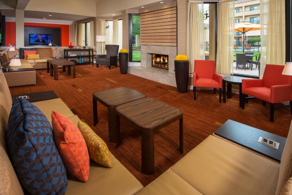 Courtyard by Marriott Williamsburg Busch Gardens Area image