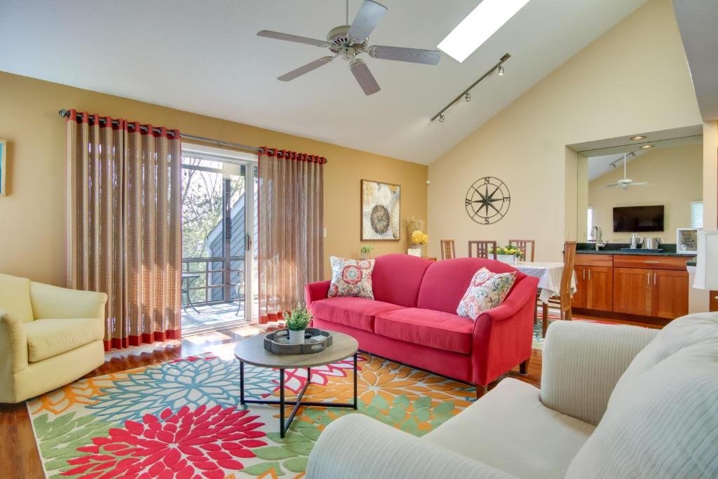 Condo with 2 Balconies and 3 Pools Less Than 2 Mi to Beach! photo 1