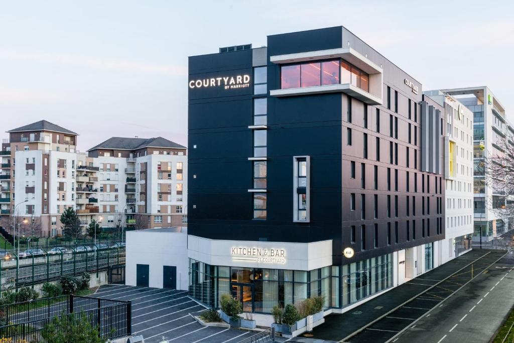 Courtyard by Marriott Paris Creteil photo 1