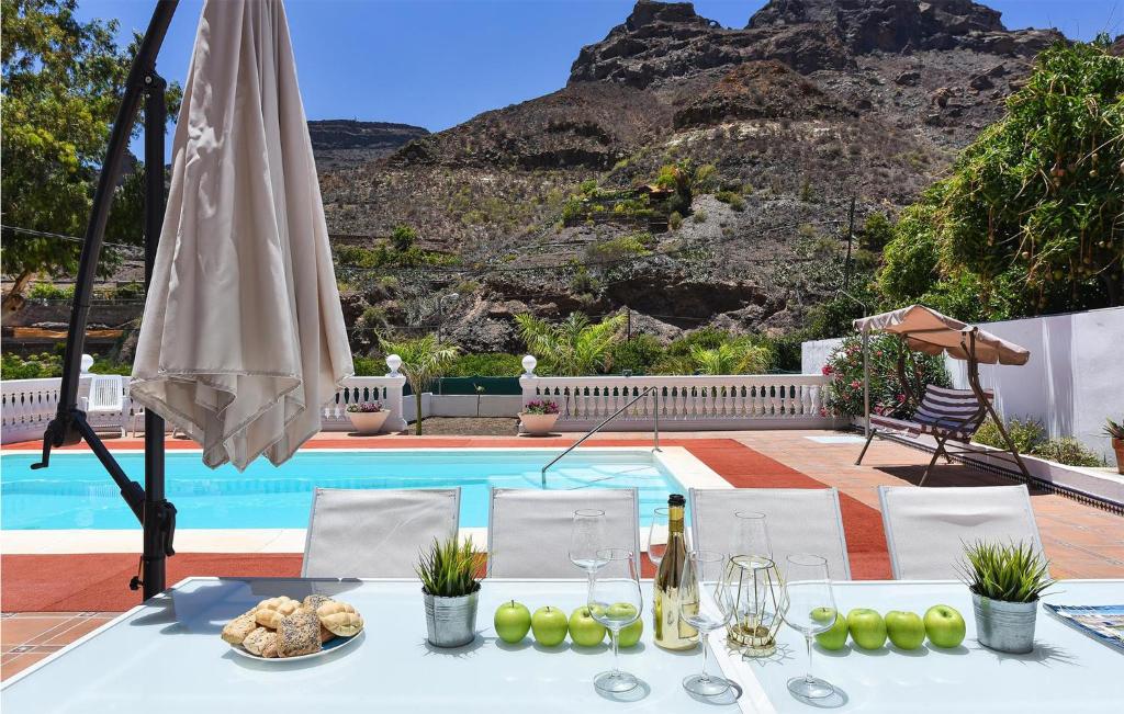 Nice Home In Cercado De Espino With Wifi, Swimming Pool And 4 Bedrooms photo 2