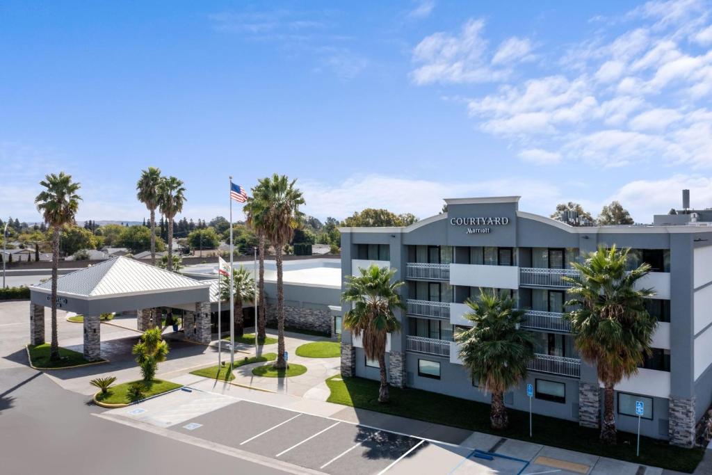 Courtyard by Marriott Fairfield Napa Valley Area image
