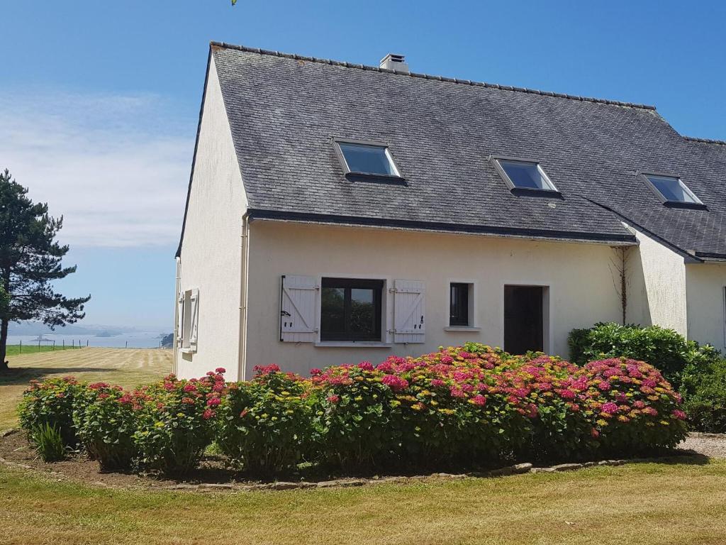 Holiday Home Plougasnou - BRE05106h-F photo 1