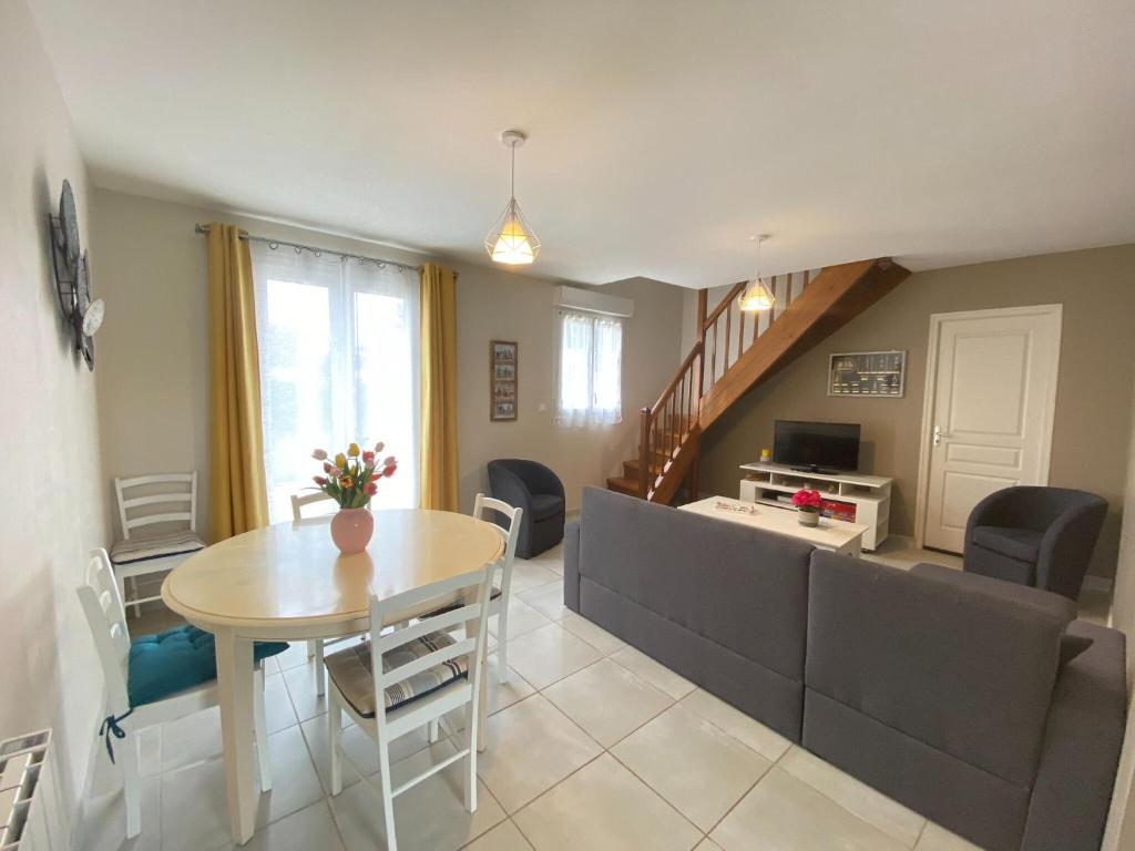 Charming cottage with garden 600 m from the beach photo 4