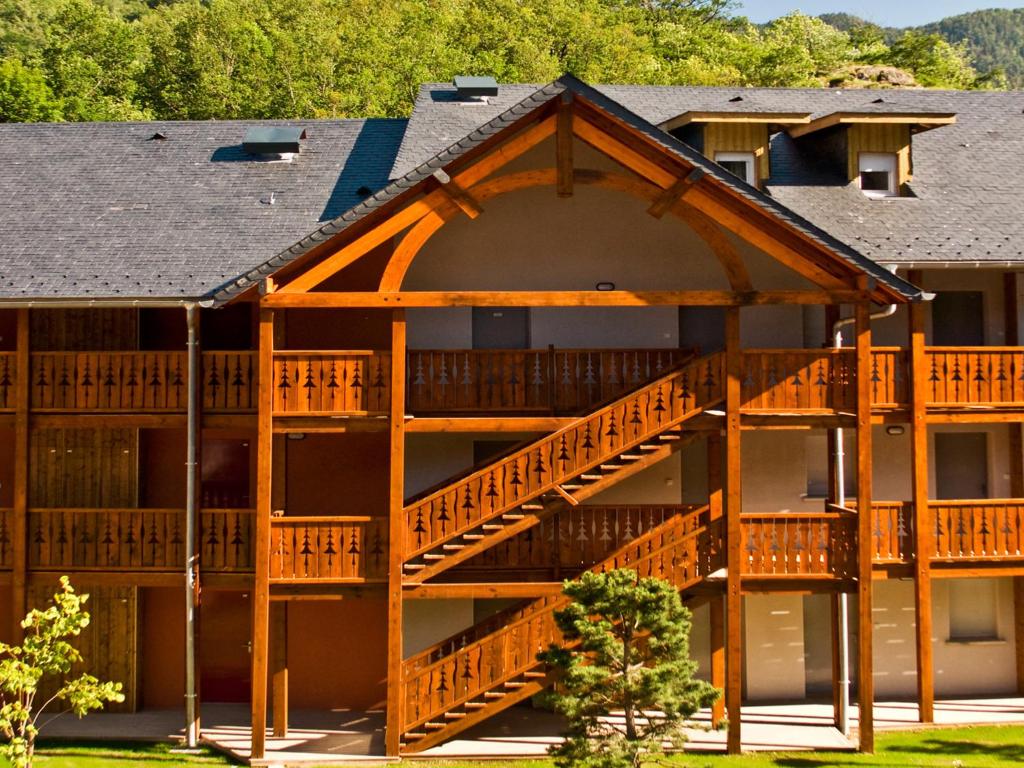 Lagrange Vacances Les Chalets d’Ax photo 1