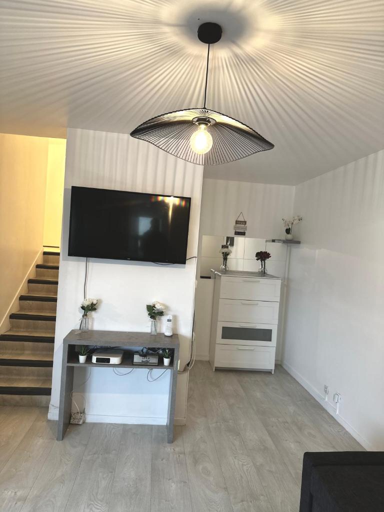 Jolie appartement duplex 2 min gare-Disney et paris 15 min photo 2