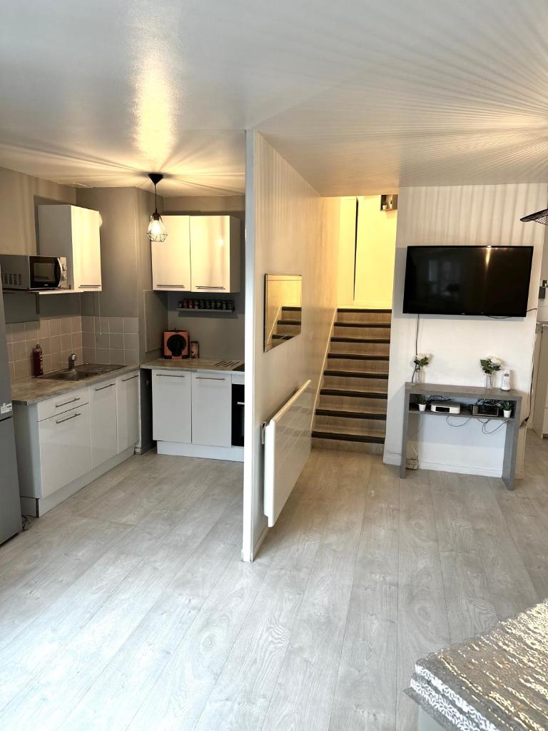 Jolie appartement duplex 2 min gare-Disney et paris 15 min photo 3