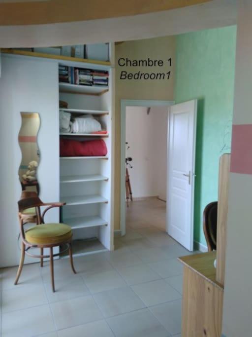 Appartement 45m2 climatisé 4 places indépendant dans villa avec piscine - Tap to explore photos