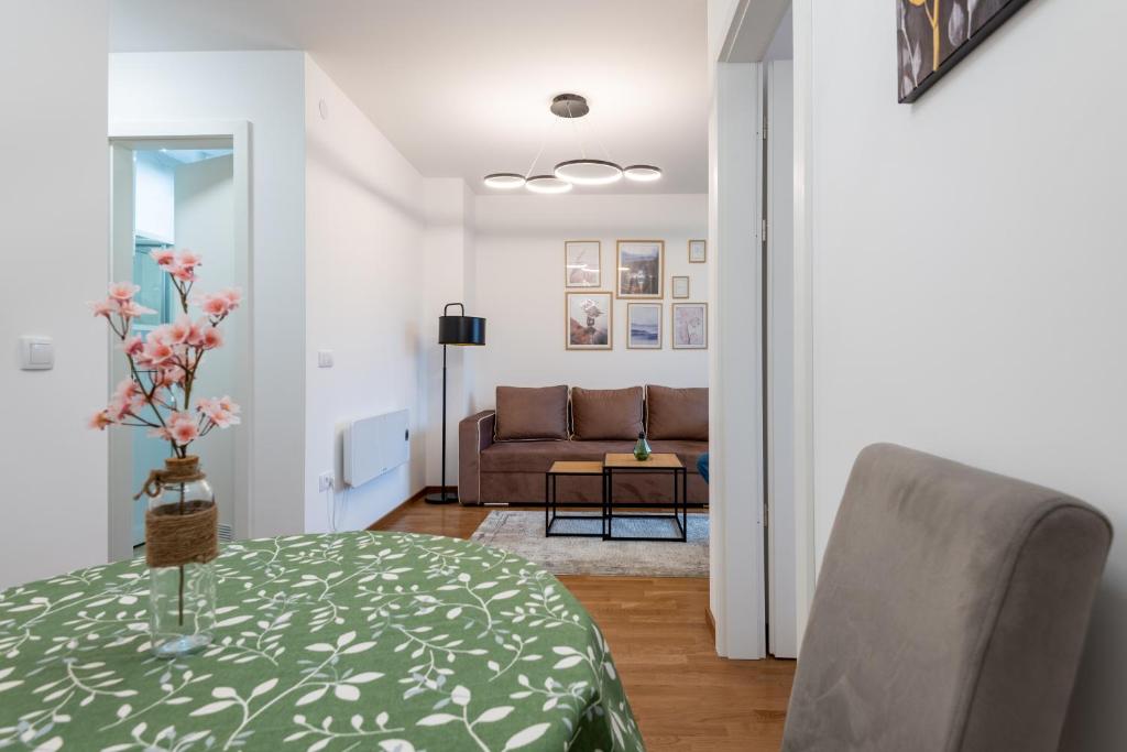 Velika Recepcija 3 photo 4