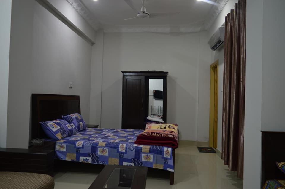 Hotel Crown City photo 2