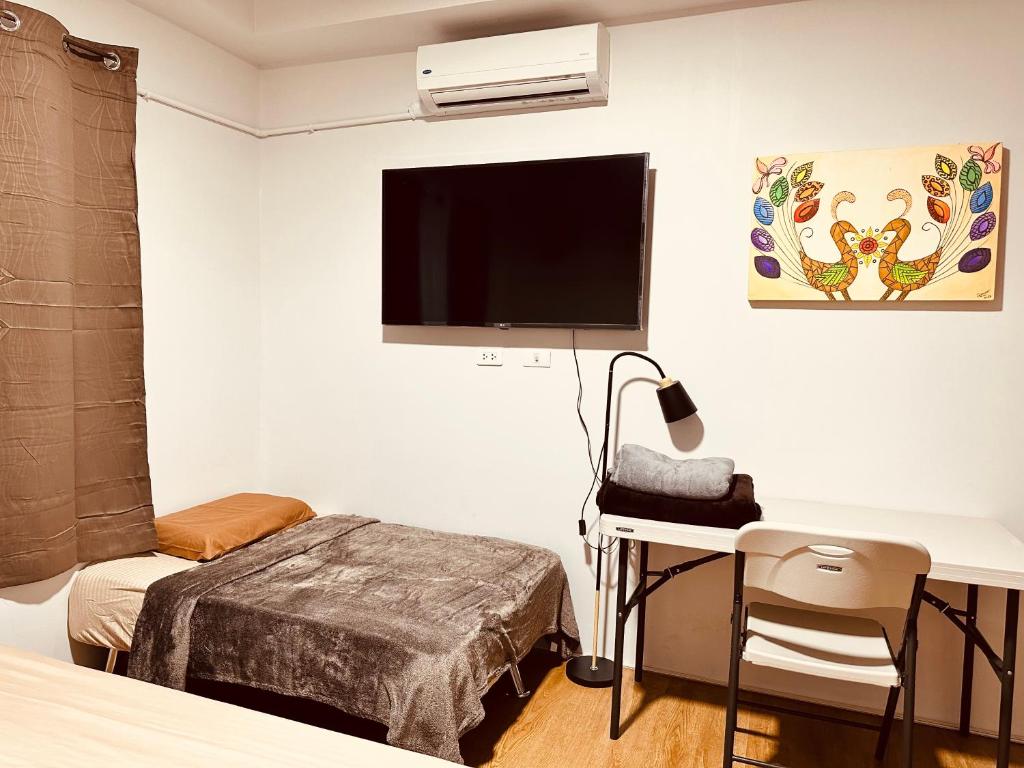 Little Star 1 Bedroom Unit With Balcony at Mesatierra Garden Residences photo 2