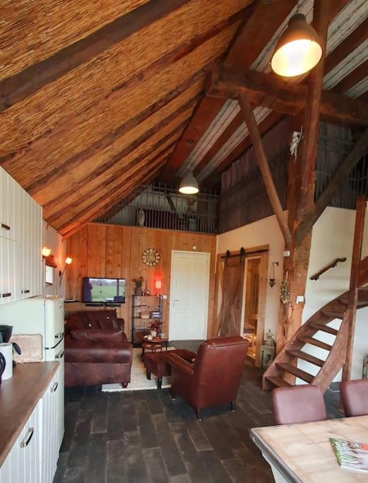 The Barn - Aurora Hoeve - loft met jacuzzi photo 3