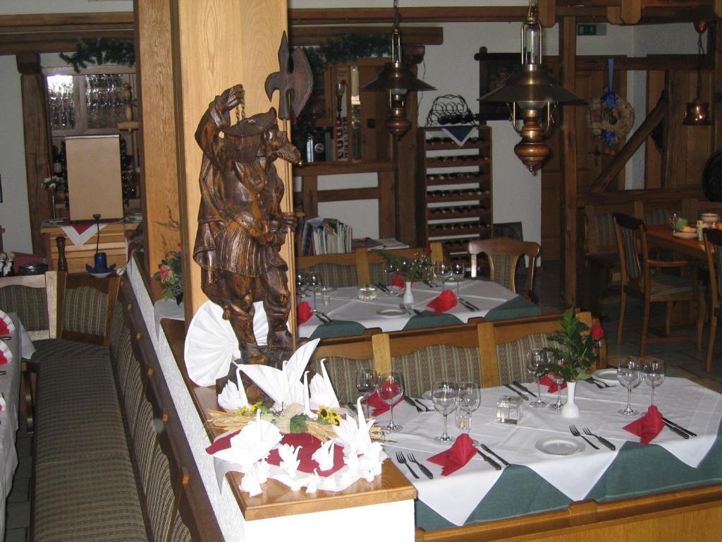 Hotel-Restaurant-Pfaelzer-Stuben photo 4