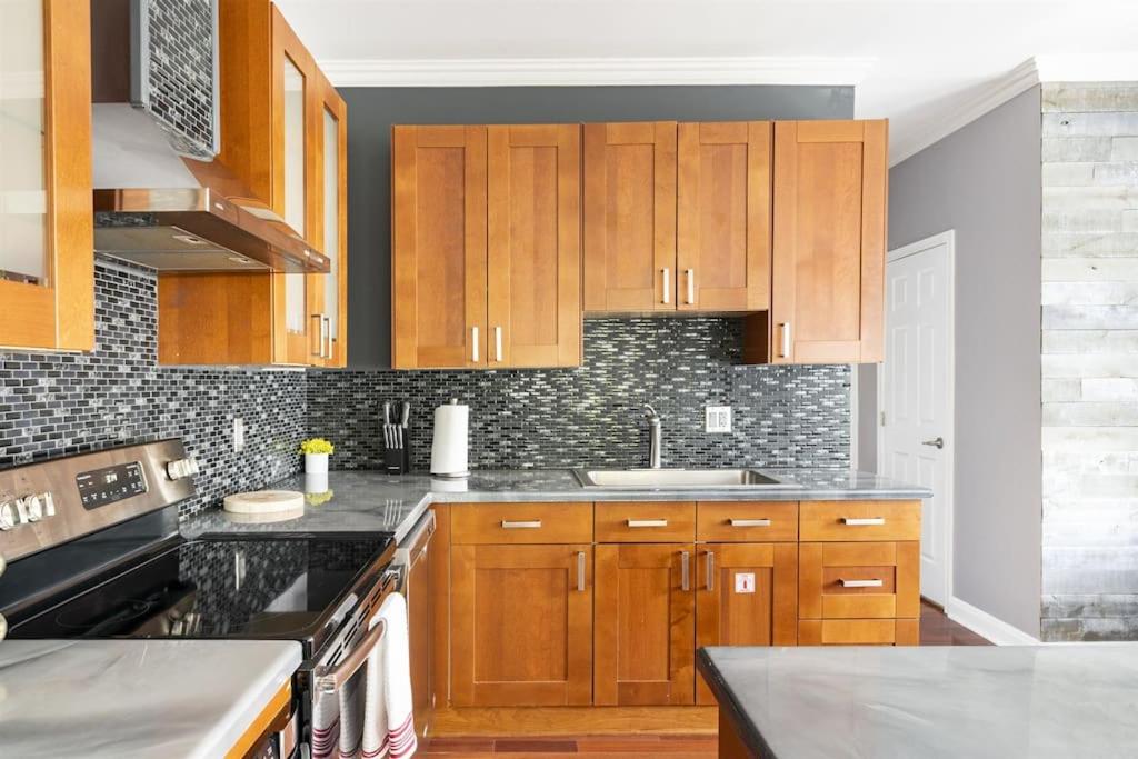 Riverfront Penthouse Suite in Midtown Harrisburg near Hershey photo 4