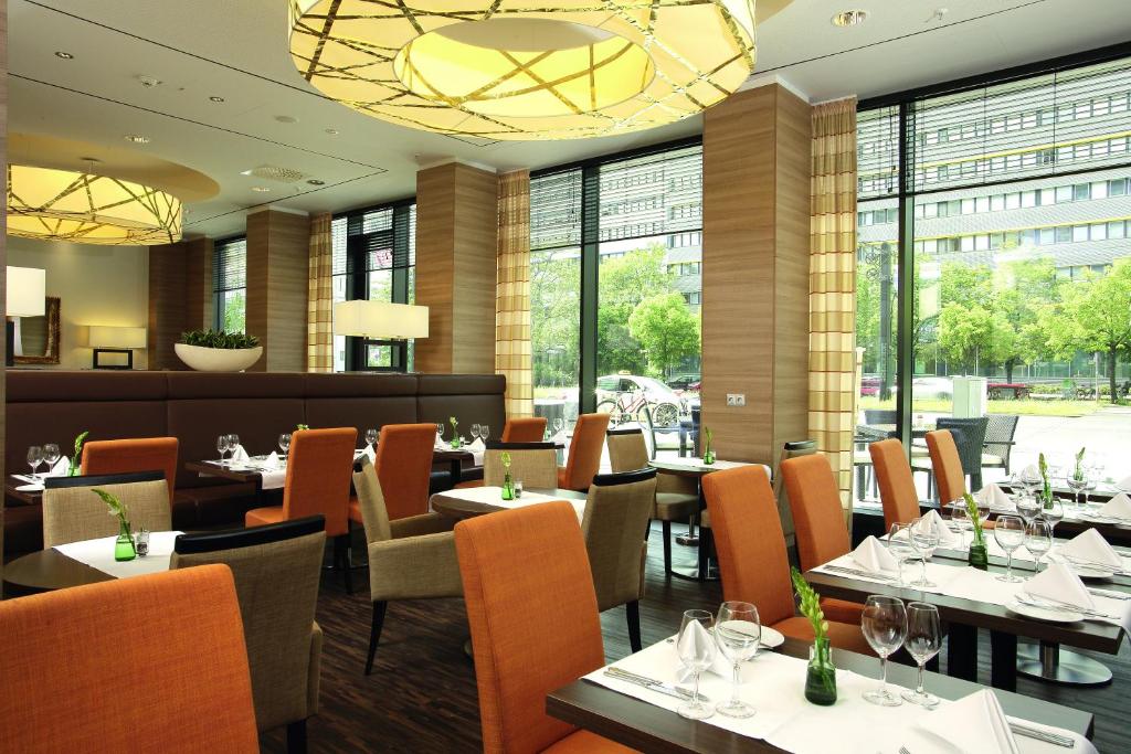 H4 Hotel Berlin Alexanderplatz photo 4