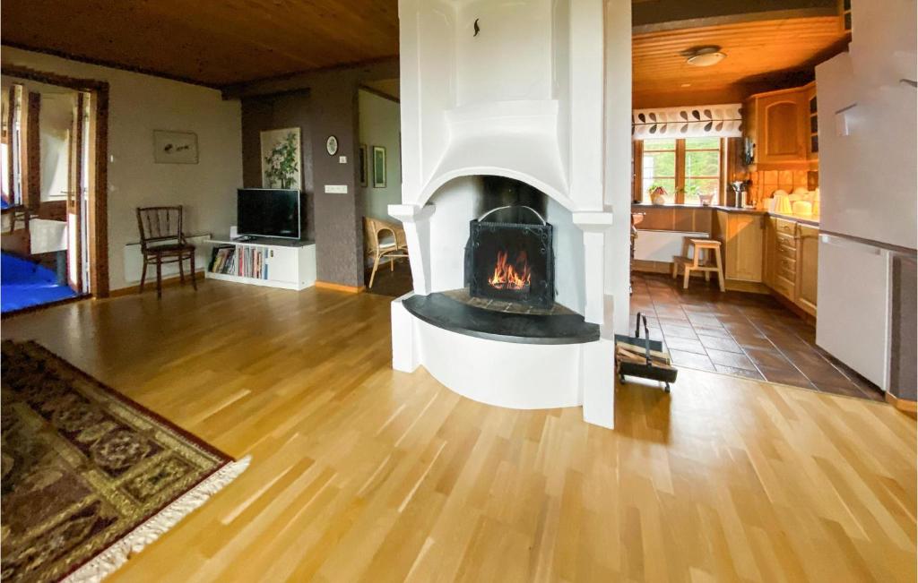 Nice Home In Unnaryd With 4 Bedrooms photo 3
