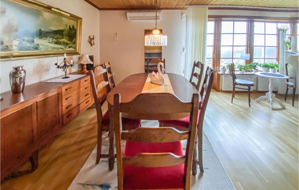 Nice Home In Unnaryd With 4 Bedrooms photo 4
