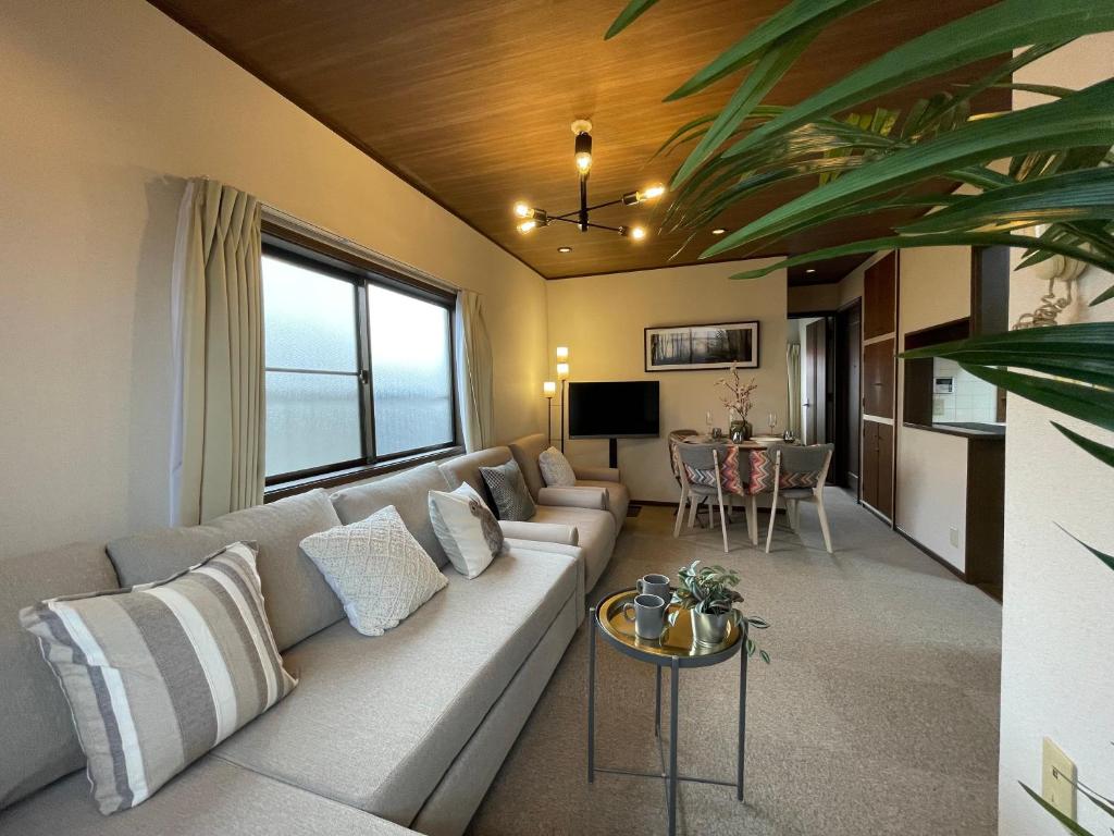 Best Shinjuku Modern Full-furnished Family size Apartment3 ONLY 2min to Shinjuku by Train photo 2