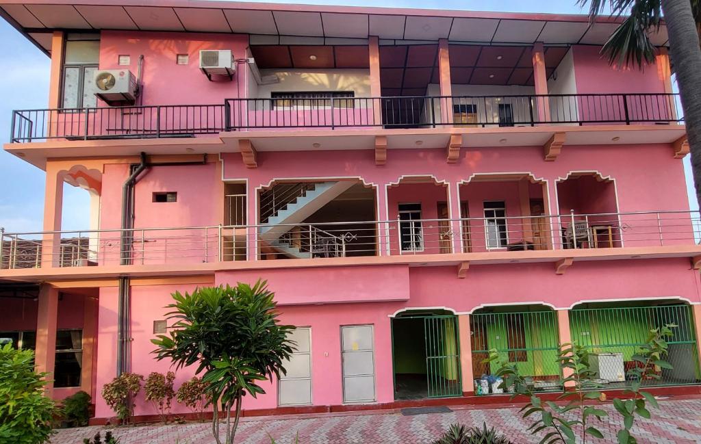 Gnanam Holiday Inn photo 1