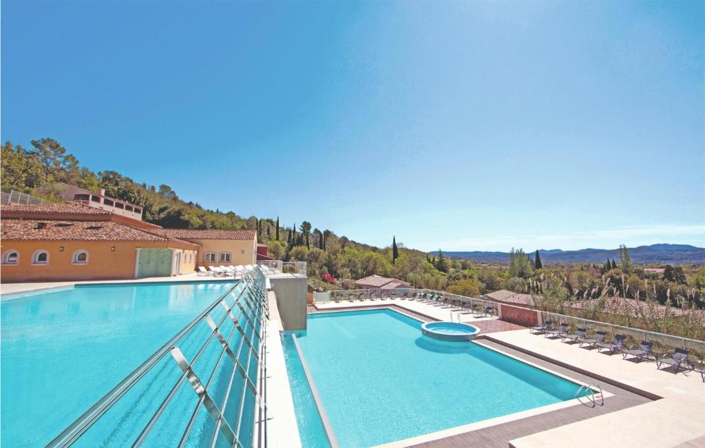 Nice Apartment In Callian With Outdoor Swimming Pool, Wifi And 2 Bedrooms