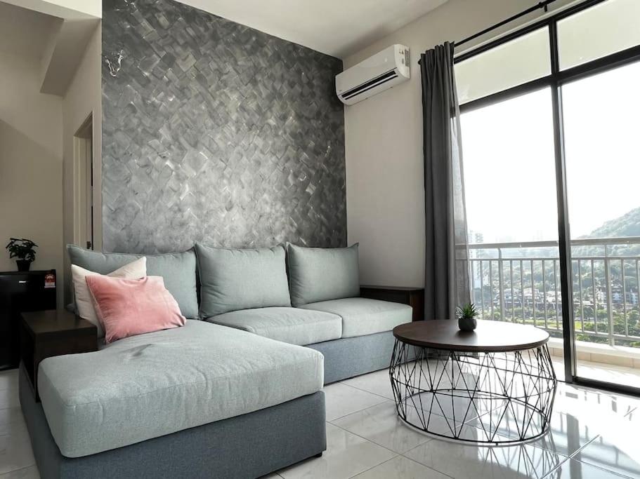 Sun Executive Suite Entire Unit @Bayan Lepas #5pax #Queensbay #SPICE #100Mbps