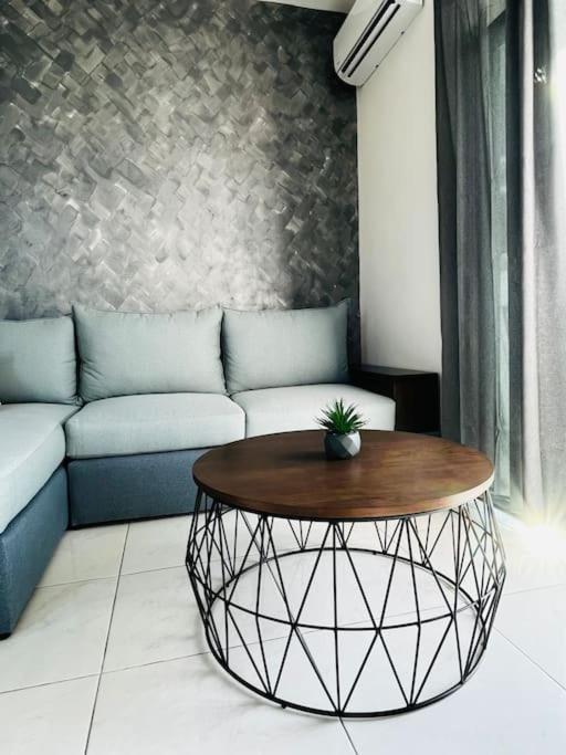 Sun Executive Suite Entire Unit @Bayan Lepas #5pax #Queensbay #SPICE #100Mbps photo 1