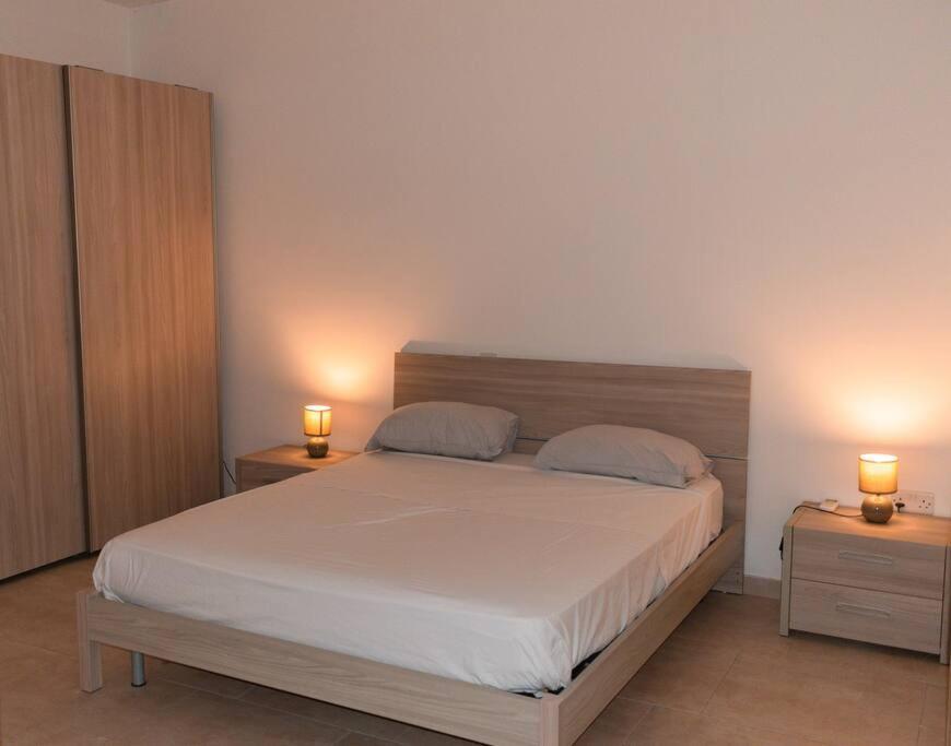 Central Modern Apartment 1 Bedroom