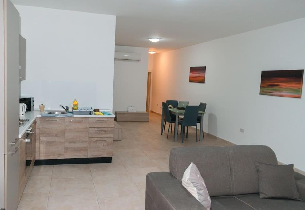 Central Modern Apartment 1 Bedroom photo 3