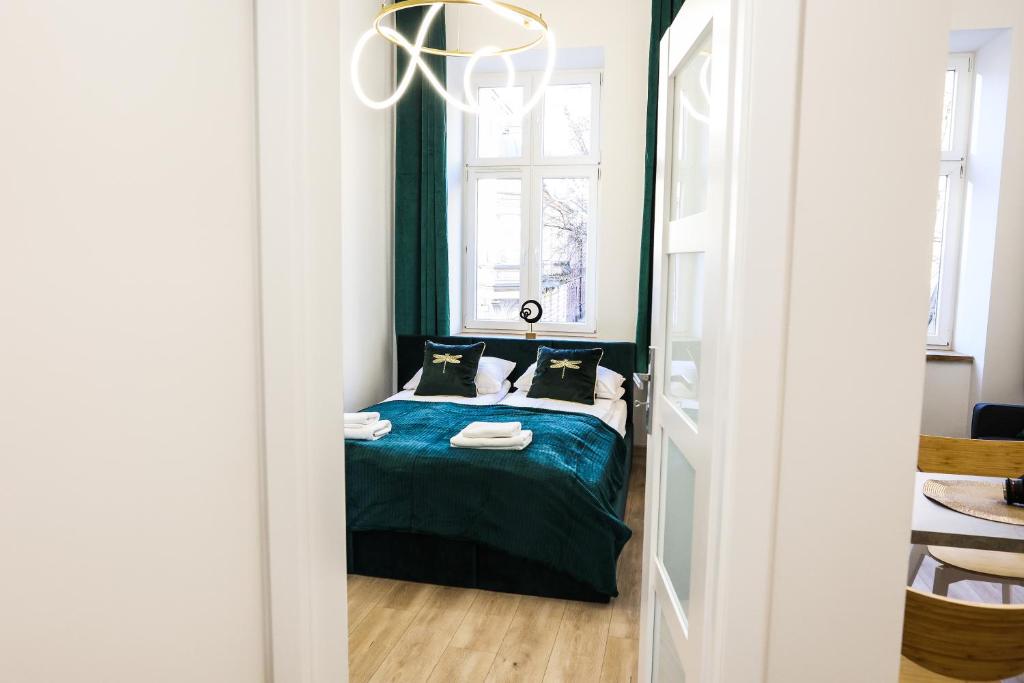 CracWoW Saint Sebastian Apartments - Tap to explore photos