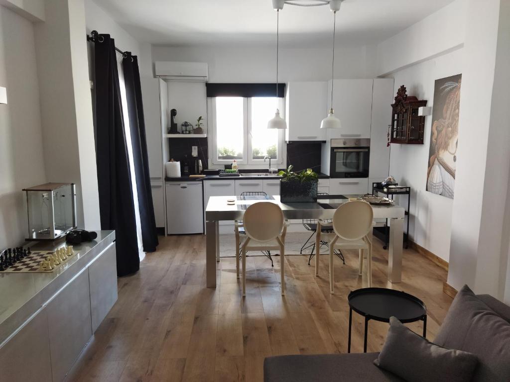 Minimal apartment by the beach photo 1