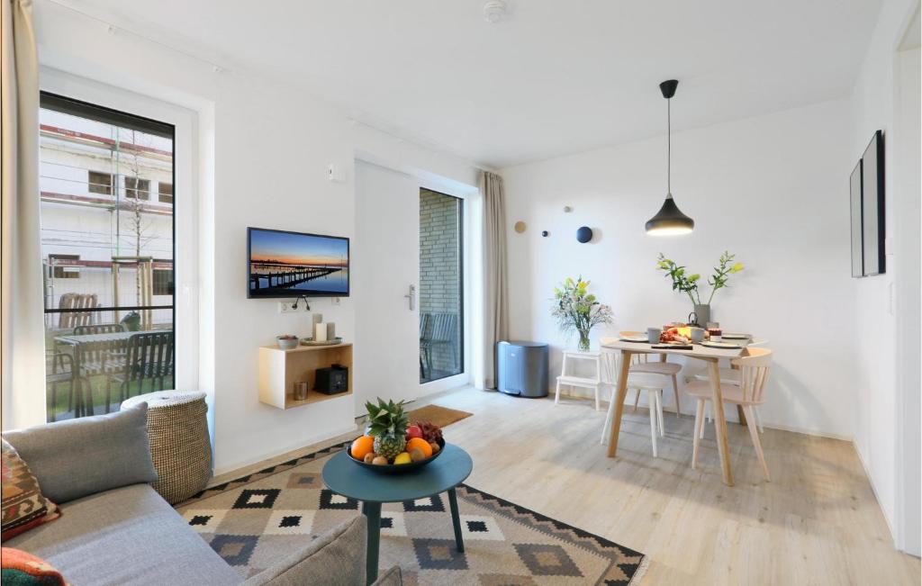 Amazing Apartment In Lembruch-dmmer See With 1 Bedrooms, Wifi And Indoor Swimming Pool photo 1
