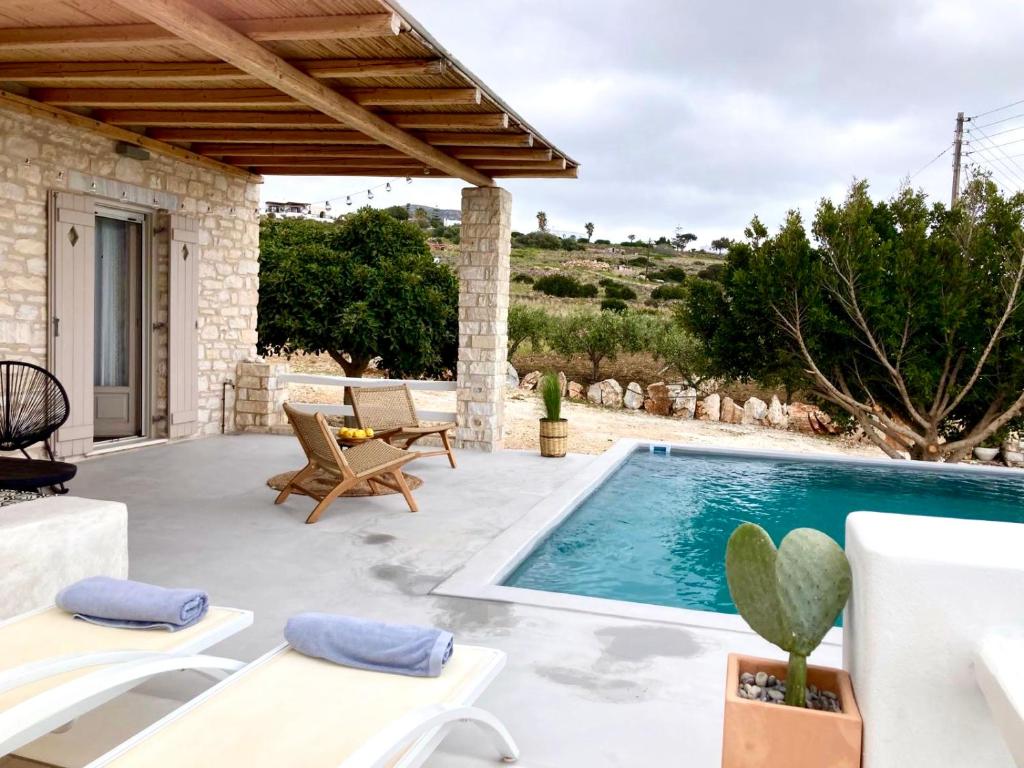 Villa Giorgianna -near Aliki beach with pool photo 3