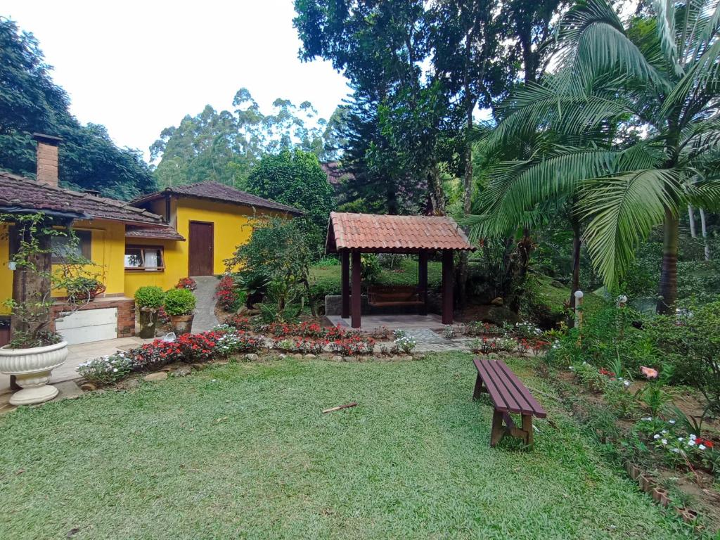 Sitio Recanto da Paz Chalés - casa e chalé para temporada photo 3