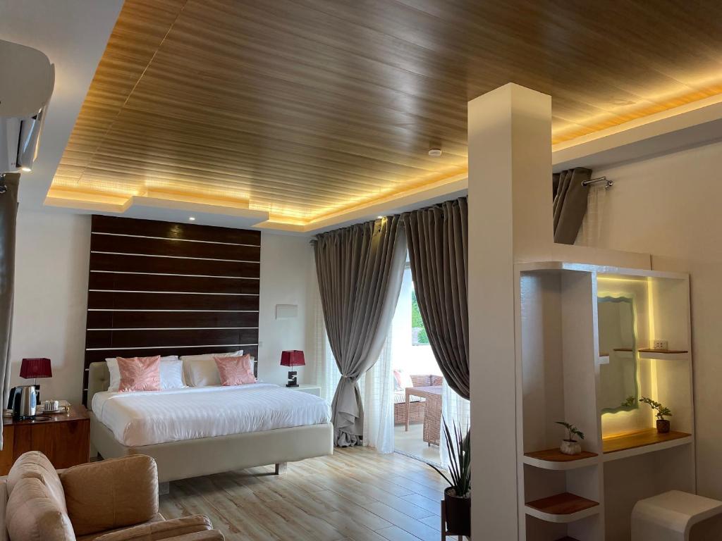 Bella Napoli Resort & Resto photo 1