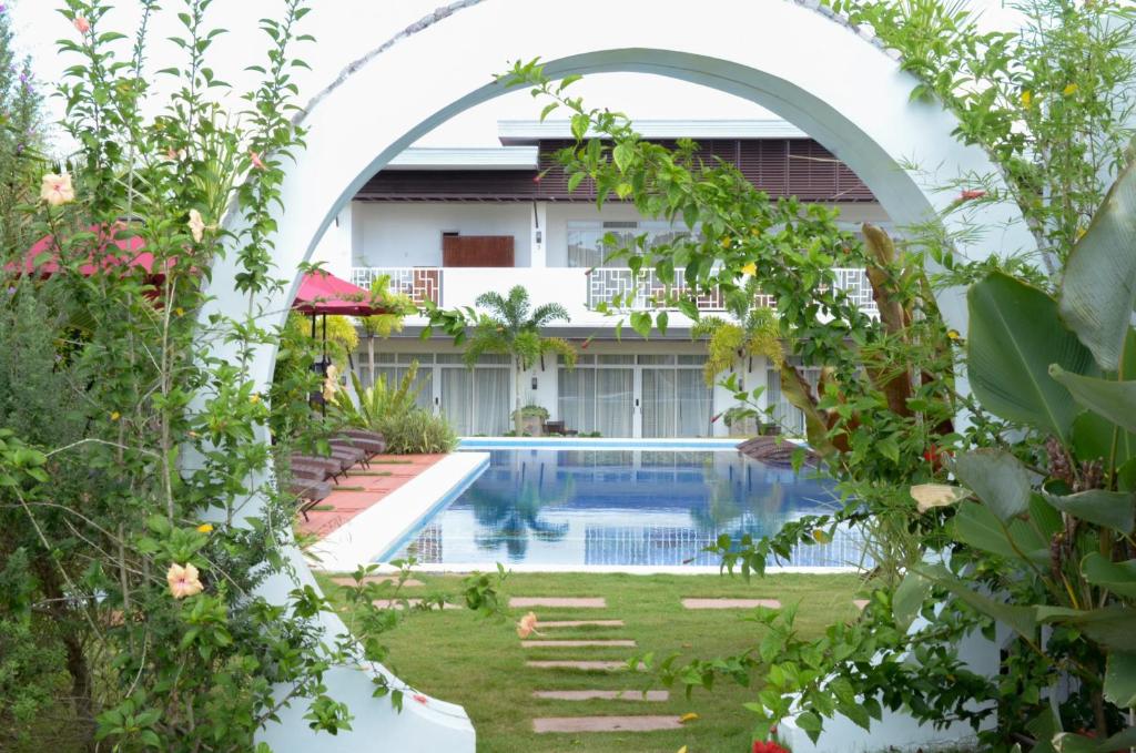 Bella Napoli Resort & Resto photo 2