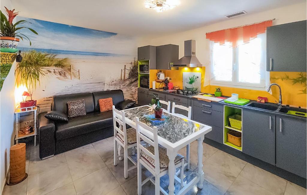 Amazing Home In Capestang With Wifi And 1 Bedrooms photo 1