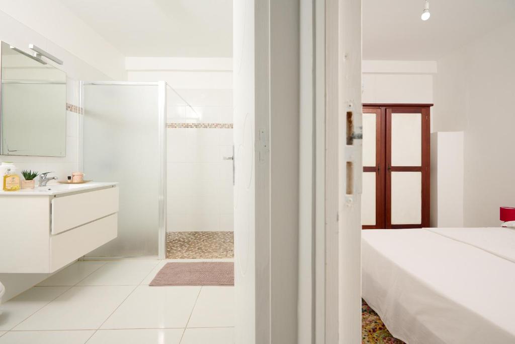 Suite cosy avec jacuzzi et jardin - BED AND COFFEE CITY photo 4