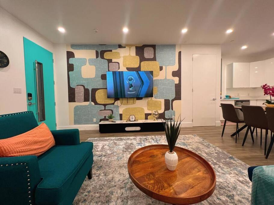 Luminousness 4B3B Home image