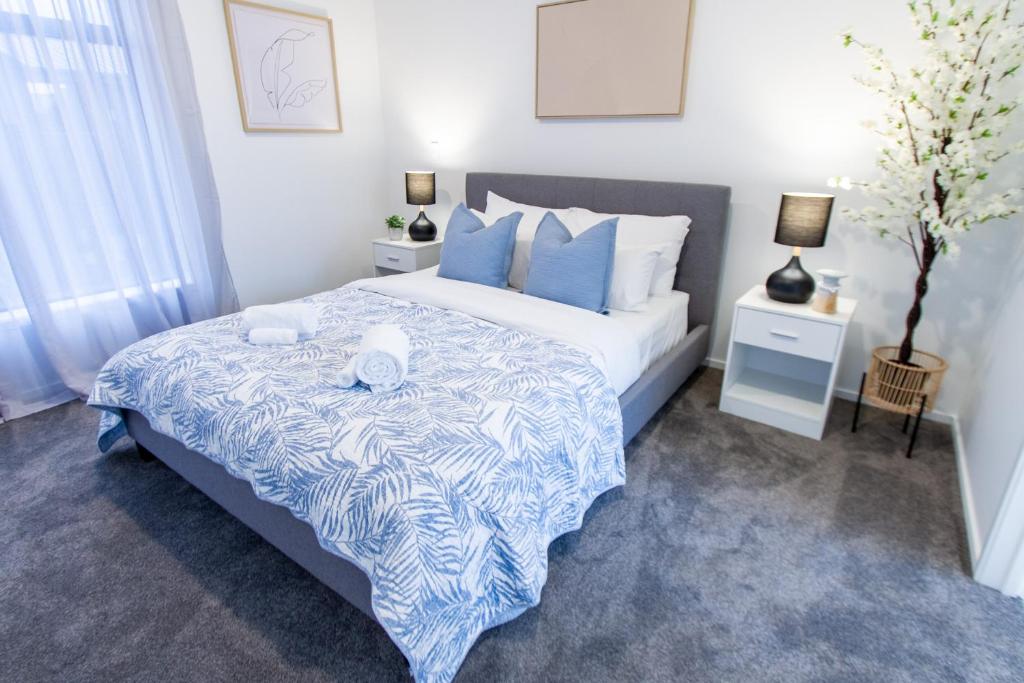 Stylish 2-Bedroom Haven Next to Hagley Park