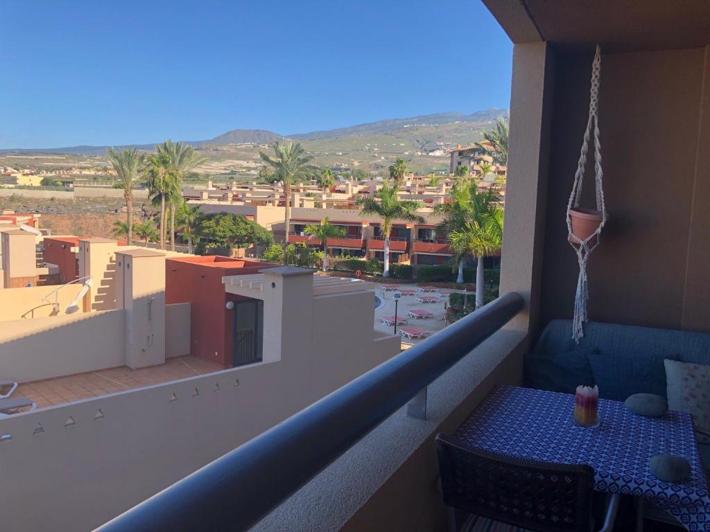 2 bedroom with parking, WiFi, views & heated pool photo 4