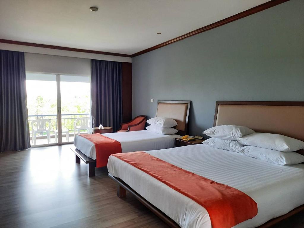 Sir James Resort photo 4