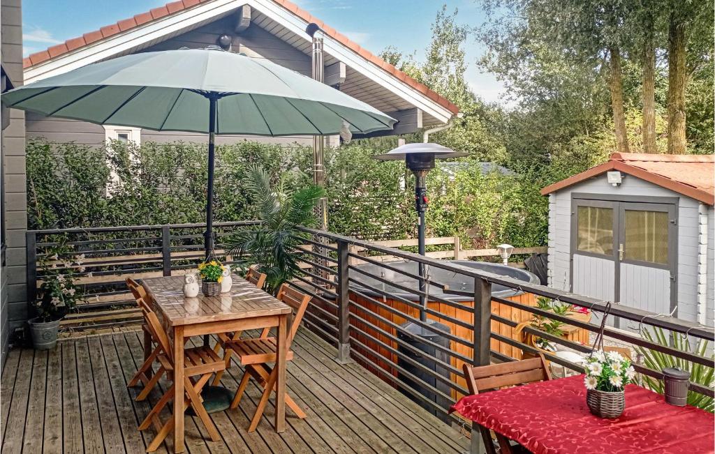 Nice Home In Bourbourg With Wifi And 2 Bedrooms photo 1