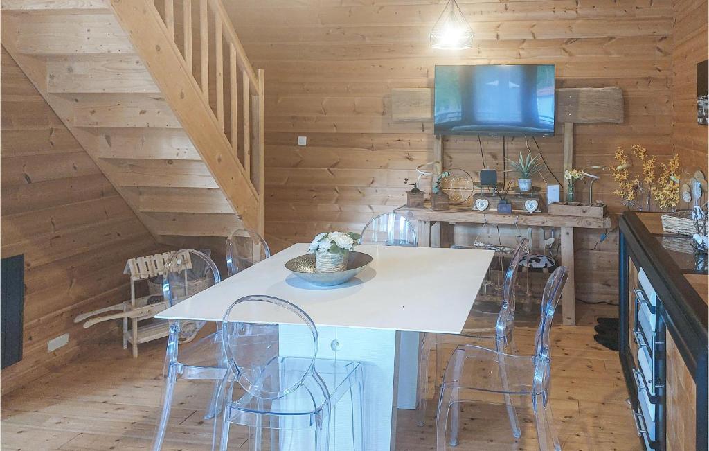 Nice Home In Bourbourg With Wifi And 2 Bedrooms photo 3
