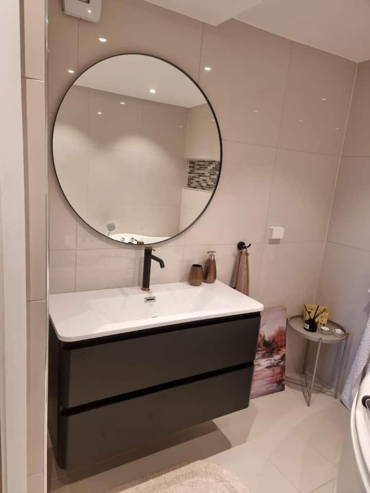 Cosy room with luxurious bathroom