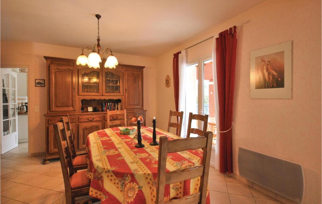 Beautiful Home In Les Arcs With 5 Bedrooms, Wifi And Outdoor Swimming Pool photo 4