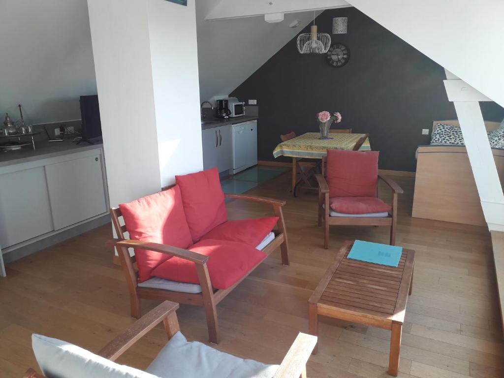 Appartement vue mer avec piscine intérieure photo 2
