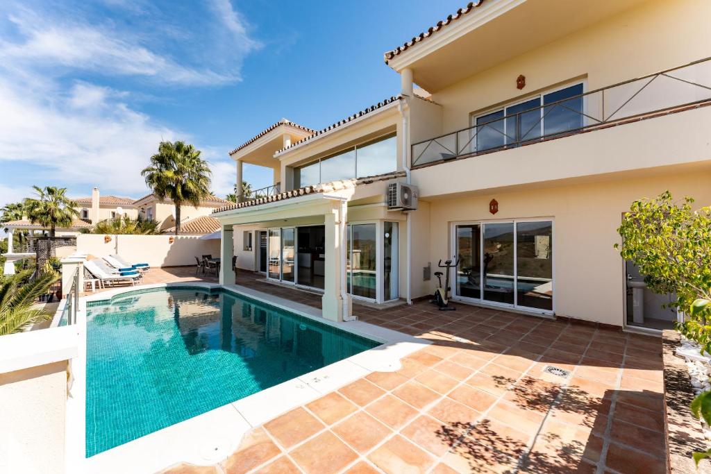 5 star detached golf Villa