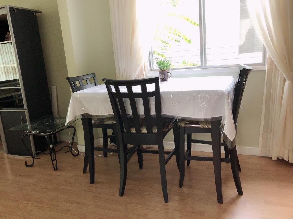 Private Rooms Male Accommodation Close to NAIT Kingsway Mall Downtown photo 3